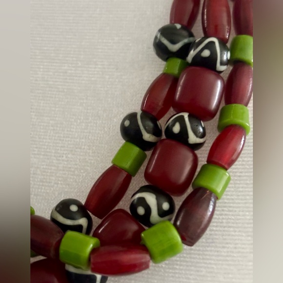 African Bead Necklace Set NWOT - Picture 3 of 8